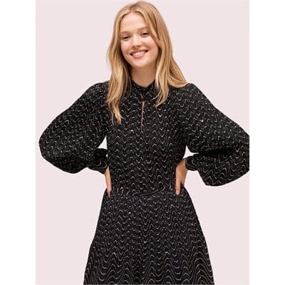 Fashion 4 - wavy dot blouse