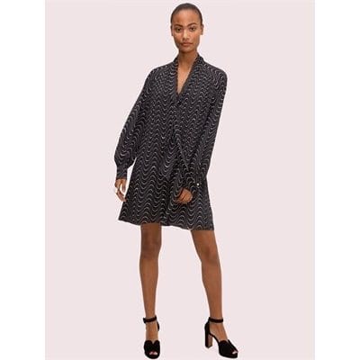 Fashion 4 - wavy dot shift dress