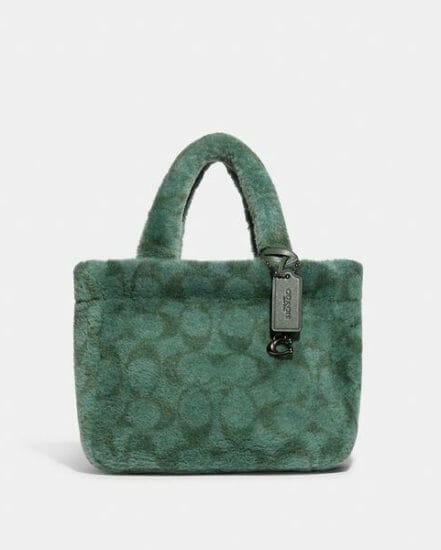 Fashion 4 Coach Tote 22 In Signature Shearling