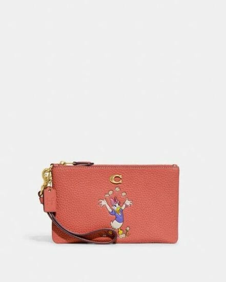 Fashion 4 Coach Disney X Coach Small Wristlet In Regenerative Leather With Daisy Duck