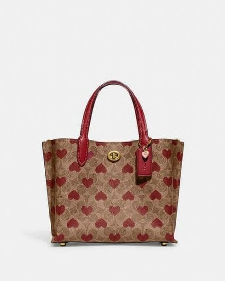 Fashion 4 Coach Willow Tote 24 In Signature Canvas With Heart Print