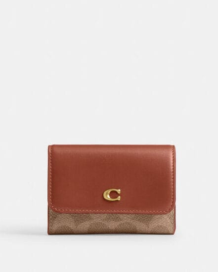 Fashion 4 Coach Essential Flap Card Case In Signature Canvas